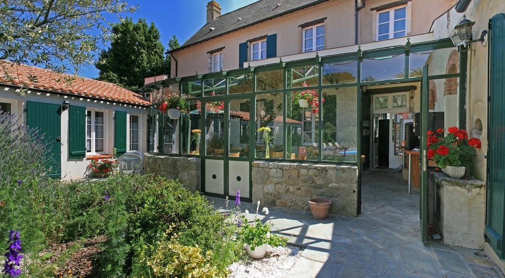 Готель Domaine Le Martinet, The Originals Relais Bouin  Екстер'єр фото