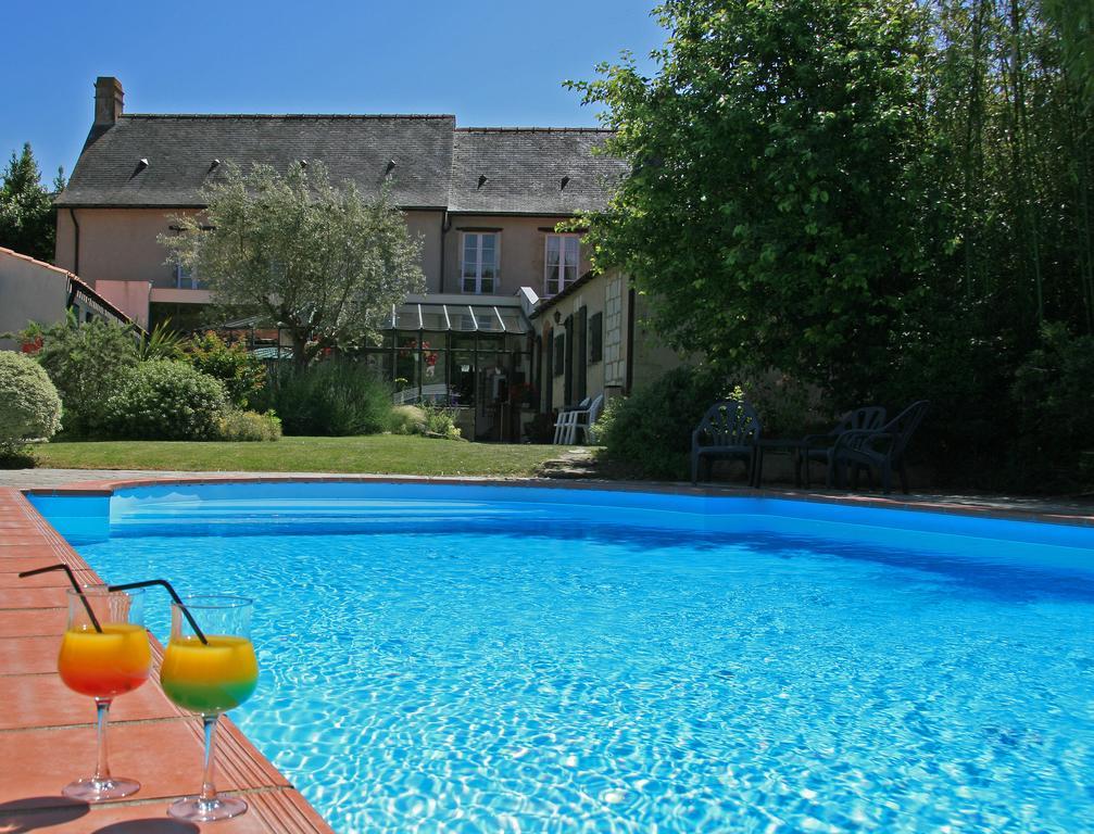 Готель Domaine Le Martinet, The Originals Relais Bouin  Екстер'єр фото
